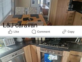 Parc Farm Holiday Park - Holiday Accommodation 20714 - North Wales - 1187480 - thumbnail photo 7