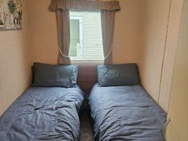Happy Days Caravan Park - Holiday Accommodation 20723 - North Wales - 1187483 - thumbnail photo 4
