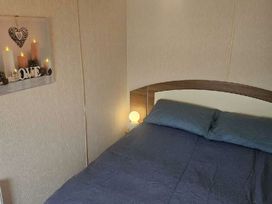 Happy Days Caravan Park - Holiday Accommodation 20723 - North Wales - 1187483 - thumbnail photo 6