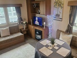 Happy Days Caravan Park - Holiday Accommodation 20723 - North Wales - 1187483 - thumbnail photo 7