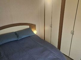 Happy Days Caravan Park - Holiday Accommodation 20723 - North Wales - 1187483 - thumbnail photo 9