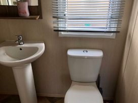 Marton Mere Holiday Village - Holiday Accommodation 20728 - Lake District - 1187484 - thumbnail photo 9