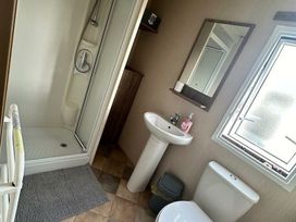 Golden Gate Holiday Centre - Holiday Accommodation 20729 - North Wales - 1187485 - thumbnail photo 7