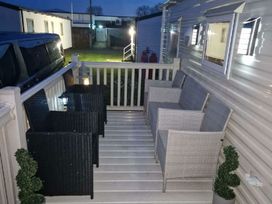 California Cliffs Holiday Park - Holiday Accommodation 20732 - Norfolk - 1187486 - thumbnail photo 2
