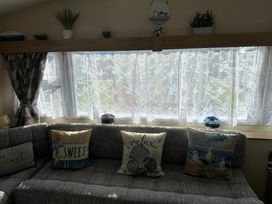 California Cliffs Holiday Park - Holiday Accommodation 20732 - Norfolk - 1187486 - thumbnail photo 10