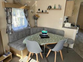 California Cliffs Holiday Park - Holiday Accommodation 20732 - Norfolk - 1187486 - thumbnail photo 12