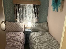 California Cliffs Holiday Park - Holiday Accommodation 20732 - Norfolk - 1187486 - thumbnail photo 16