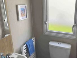 Lizard Point Holiday Park - Holiday Accommodation 20742 - Cornwall - 1187491 - thumbnail photo 11