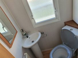 Lyons Robin Hood - Holiday Accommodation 20743 - North Wales - 1187492 - thumbnail photo 6