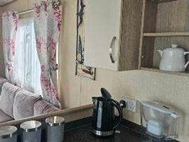 Devon Cliffs Holiday Park - Holiday Accommodation 20745 - Devon - 1187494 - thumbnail photo 5