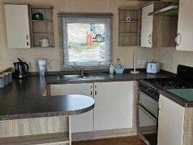 Devon Cliffs Holiday Park - Holiday Accommodation 20745 - Devon - 1187494 - thumbnail photo 19