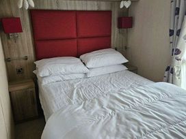 Greenacres Holiday Park - Holiday Accommodation 20756 - North Wales - 1187501 - thumbnail photo 3