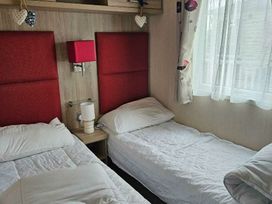 Greenacres Holiday Park - Holiday Accommodation 20756 - North Wales - 1187501 - thumbnail photo 5