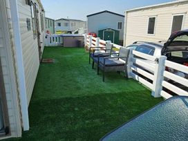 Greenacres Holiday Park - Holiday Accommodation 20756 - North Wales - 1187501 - thumbnail photo 8