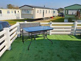 Greenacres Holiday Park - Holiday Accommodation 20756 - North Wales - 1187501 - thumbnail photo 10