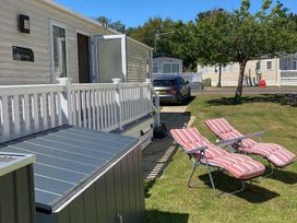 Shorefield Country Park - Holiday Accommodation 20759 - Dorset - 1187504 - thumbnail photo 16