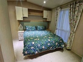 Kelling Heath Holiday Park - Holiday Accommodation 20762 - Norfolk - 1187505 - thumbnail photo 8