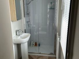 Amroth Bay Holidays - Holiday Accommodation 20776 - South Wales - 1187515 - thumbnail photo 7