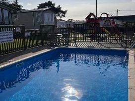 Amroth Bay Holidays - Holiday Accommodation 20776 - South Wales - 1187515 - thumbnail photo 10