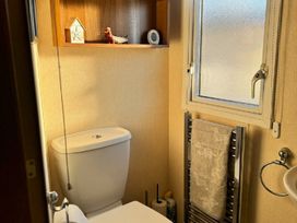Greenacres Holiday Park - Holiday Accommodation 20782 - North Wales - 1187517 - thumbnail photo 12