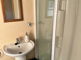 Greenacres Holiday Park - Holiday Accommodation 20782 - North Wales - 1187517 - thumbnail photo 13