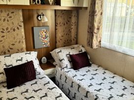Greenacres Holiday Park - Holiday Accommodation 20782 - North Wales - 1187517 - thumbnail photo 14