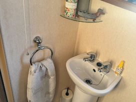 Greenacres Holiday Park - Holiday Accommodation 20782 - North Wales - 1187517 - thumbnail photo 16