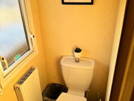 Greenacres Holiday Park - Holiday Accommodation 20782 - North Wales - 1187517 - thumbnail photo 18