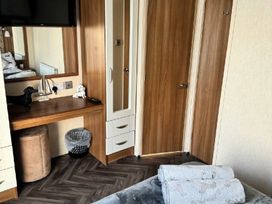 Greenacres Holiday Park - Holiday Accommodation 20782 - North Wales - 1187517 - thumbnail photo 19
