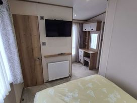 Devon Cliffs Holiday Park - Holiday Accommodation 20786 - Devon - 1187518 - thumbnail photo 8