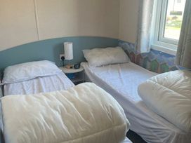 Lyons Sunnysands Holiday Park - Holiday Accommodation 20820 - Mid Wales - 1187536 - thumbnail photo 7