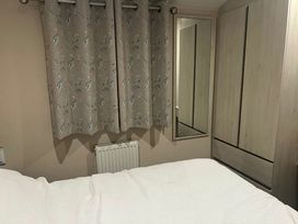 Lyons Sunnysands Holiday Park - Holiday Accommodation 20820 - Mid Wales - 1187536 - thumbnail photo 8