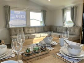 Cayton Bay Caravan Park - Holiday Accommodation 20825 - North Yorkshire (incl. Whitby) - 1187537 - thumbnail photo 2