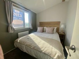 Cayton Bay Caravan Park - Holiday Accommodation 20825 - North Yorkshire (incl. Whitby) - 1187537 - thumbnail photo 7