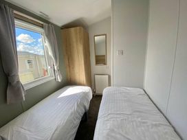 Cayton Bay Caravan Park - Holiday Accommodation 20825 - North Yorkshire (incl. Whitby) - 1187537 - thumbnail photo 8