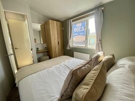 Cayton Bay Caravan Park - Holiday Accommodation 20825 - North Yorkshire (incl. Whitby) - 1187537 - thumbnail photo 9