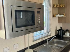 Azure Seas Holiday Park - Holiday Accommodation 20828 - Suffolk & Essex - 1187538 - thumbnail photo 6