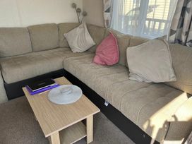 Azure Seas Holiday Park - Holiday Accommodation 20828 - Suffolk & Essex - 1187538 - thumbnail photo 9