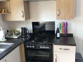 Azure Seas Holiday Park - Holiday Accommodation 20828 - Suffolk & Essex - 1187538 - thumbnail photo 15