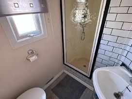 Kings Caravan Park - Holiday Accommodation 20833 - Lincolnshire - 1187540 - thumbnail photo 2