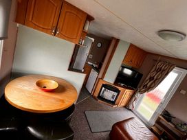 Kings Caravan Park - Holiday Accommodation 20833 - Lincolnshire - 1187540 - thumbnail photo 6