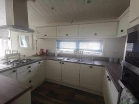 Oakdene Forest Park - Holiday Accommodation 20843 - Hampshire - 1187544 - thumbnail photo 3