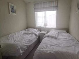 Oakdene Forest Park - Holiday Accommodation 20843 - Hampshire - 1187544 - thumbnail photo 14