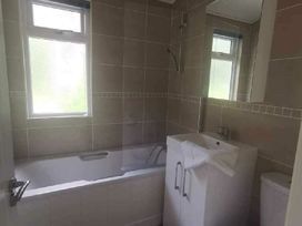Oakdene Forest Park - Holiday Accommodation 20843 - Hampshire - 1187544 - thumbnail photo 15