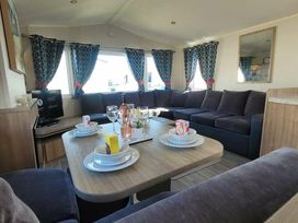 Golden Sands - Holiday Accommodation 20845 - Lincolnshire - 1187545 - thumbnail photo 8
