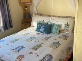 Silver Birch Caravan Park - Holiday Accommodation 20858 - North Wales - 1187555 - thumbnail photo 17