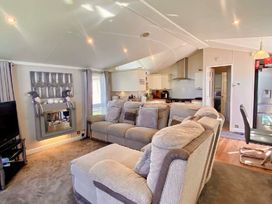 Hafan y Mor Haven - Holiday Accommodation 20860 - North Wales - 1187556 - thumbnail photo 2