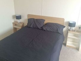 Trecco Bay - Holiday Accommodation 20876 - Somerset & Wiltshire - 1187565 - thumbnail photo 2