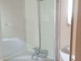 Marton Mere Holiday Village - Holiday Accommodation 20877 - Lake District - 1187566 - thumbnail photo 11