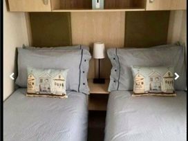 Pinewoods Holiday Park - Holiday Accommodation 2088 - Norfolk - 1187569 - thumbnail photo 8